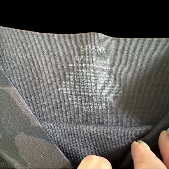 NWT Spanx Camo Leggings - Picture 4 of 8